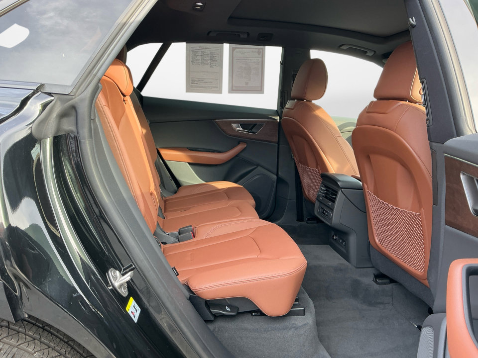 Used 2025 Audi Q8 Premium image 9