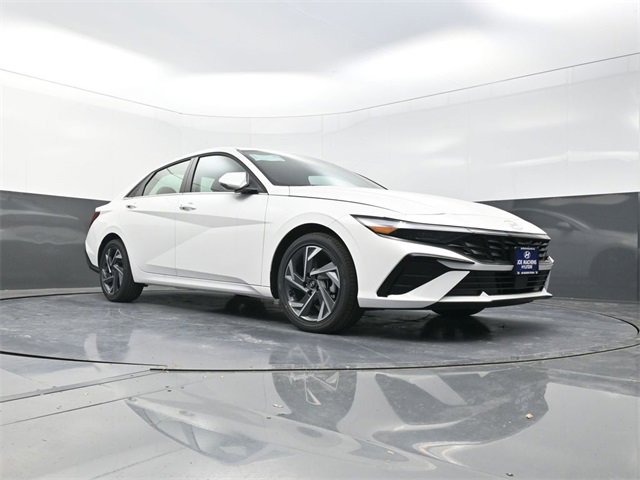 New 2026 Hyundai Elantra Limited image 32