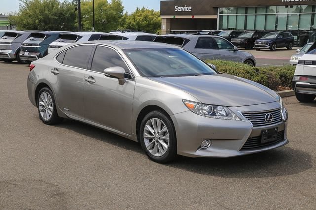 Used 2015 Lexus ES 300h w/ Navigation System Package FWD image 6