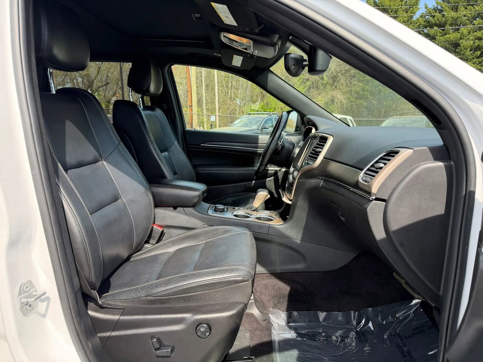 Used 2017 Jeep Grand Cherokee Limited AWD/4WD image 16