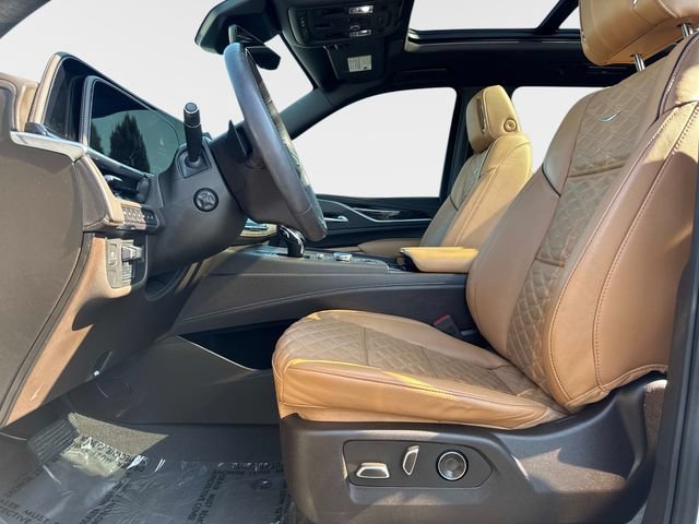 Certified 2023 Cadillac Escalade Sport w/ LPO, ONYX Package AWD/4WD image 20