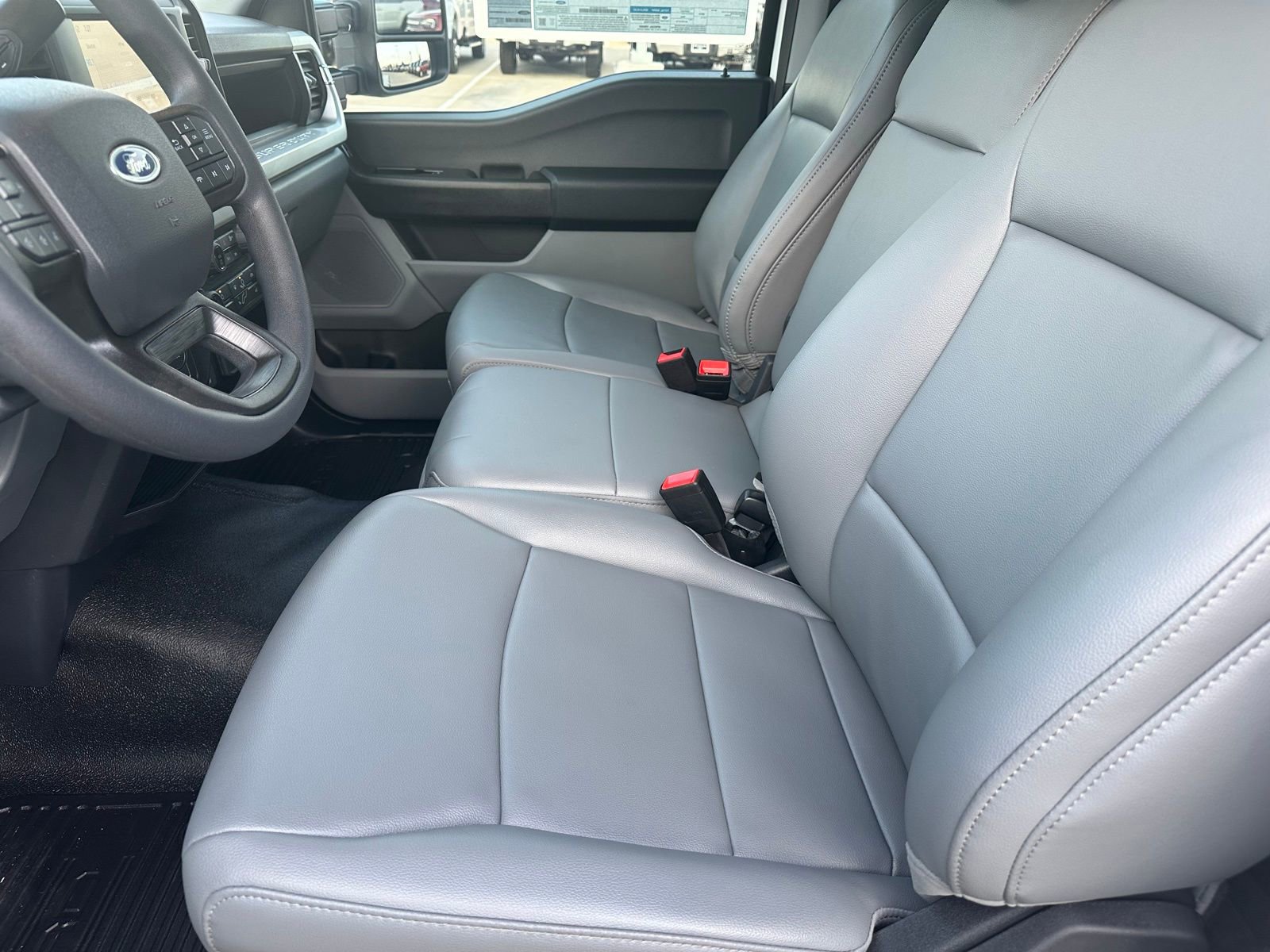 New 2025 Ford F350 XL w/ XL Chrome Package image 24