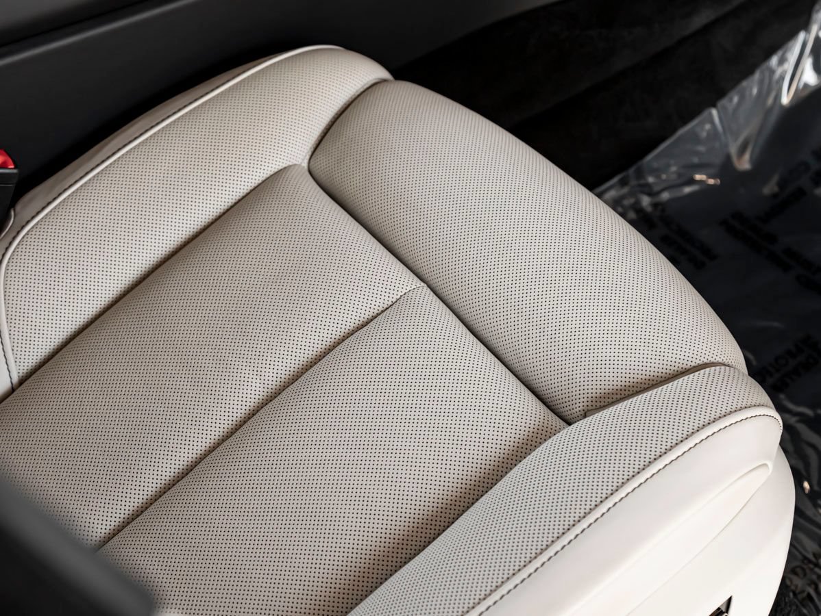 Certified 2019 Rolls-Royce Cullinan AWD/4WD image 39