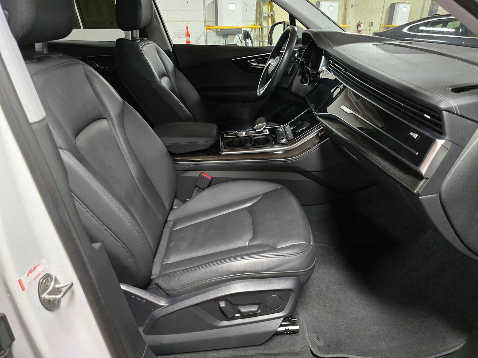 Used 2023 Audi Q7 3.0T Premium Plus image 11