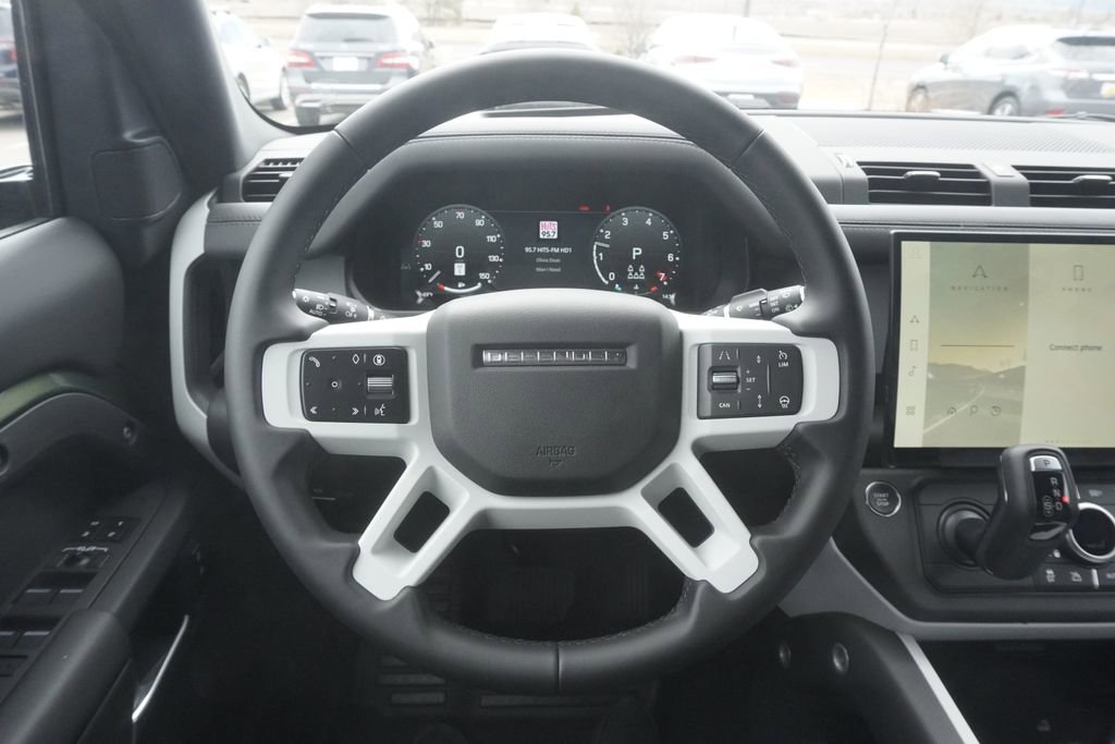 New 2026 Land Rover Defender 130 X-Dynamic SE image 10