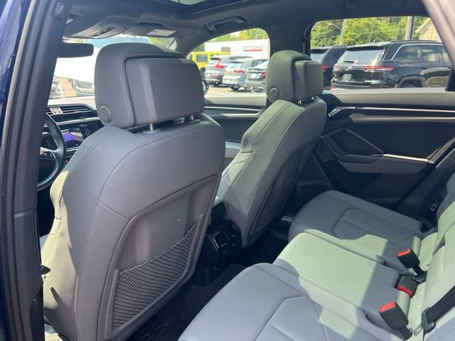 Used 2022 Audi Q3 2.0T Premium w/ Black Optic Sport Package AWD/4WD image 17