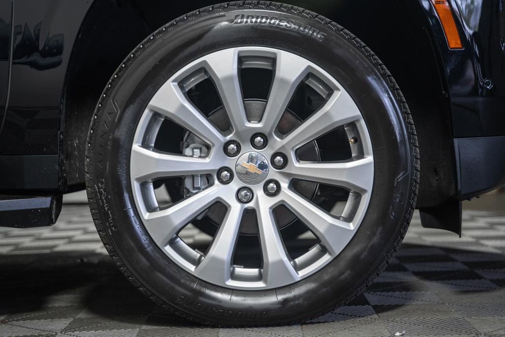 Used 2026 Chevrolet Suburban Premier image 21