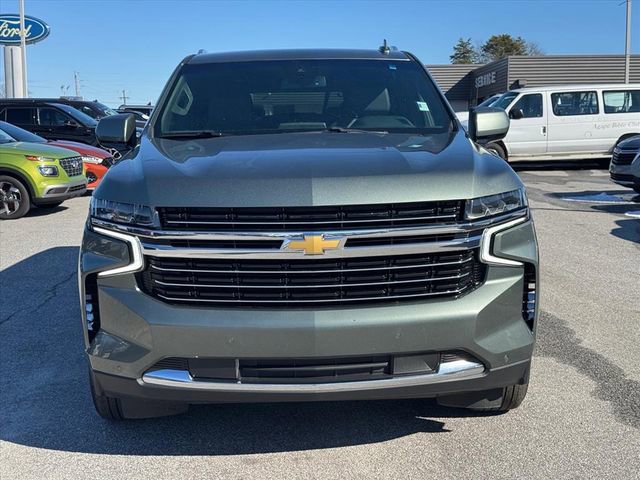 Used 2024 Chevrolet Suburban LT image 8