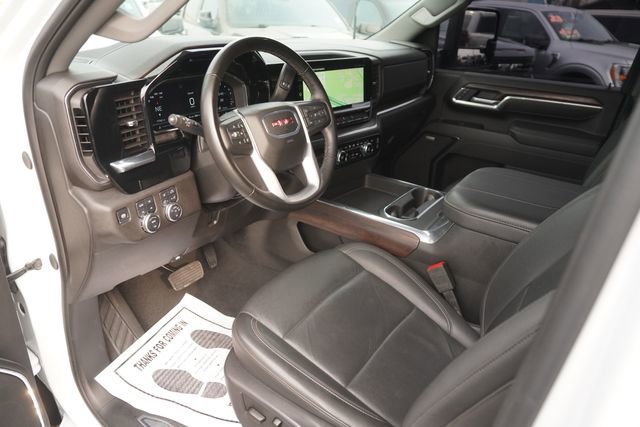 Used 2025 GMC Sierra 2500 SLT w/ SLT Convenience Package AWD/4WD image 8