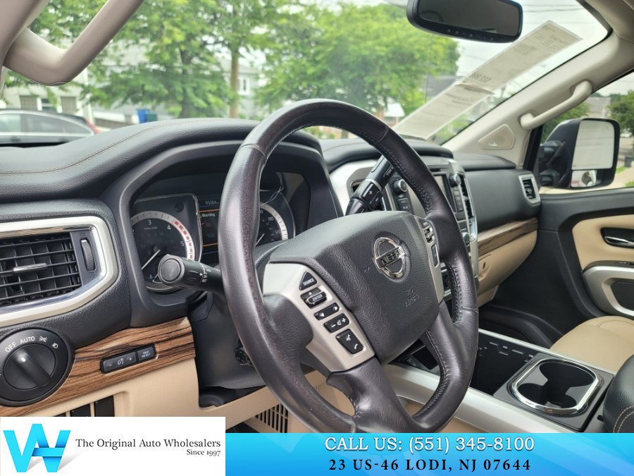 Used 2019 Nissan Titan SL AWD/4WD image 12
