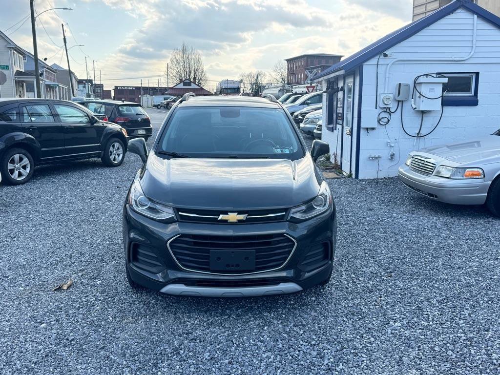 Used 2018 Chevrolet Trax LT w/ LT Convenience Package AWD/4WD image 2