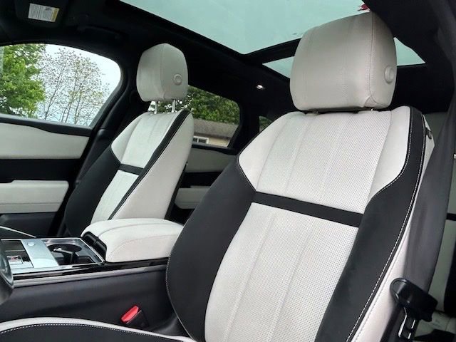 Used 2022 Land Rover Range Rover Velar R-Dynamic S AWD/4WD image 11