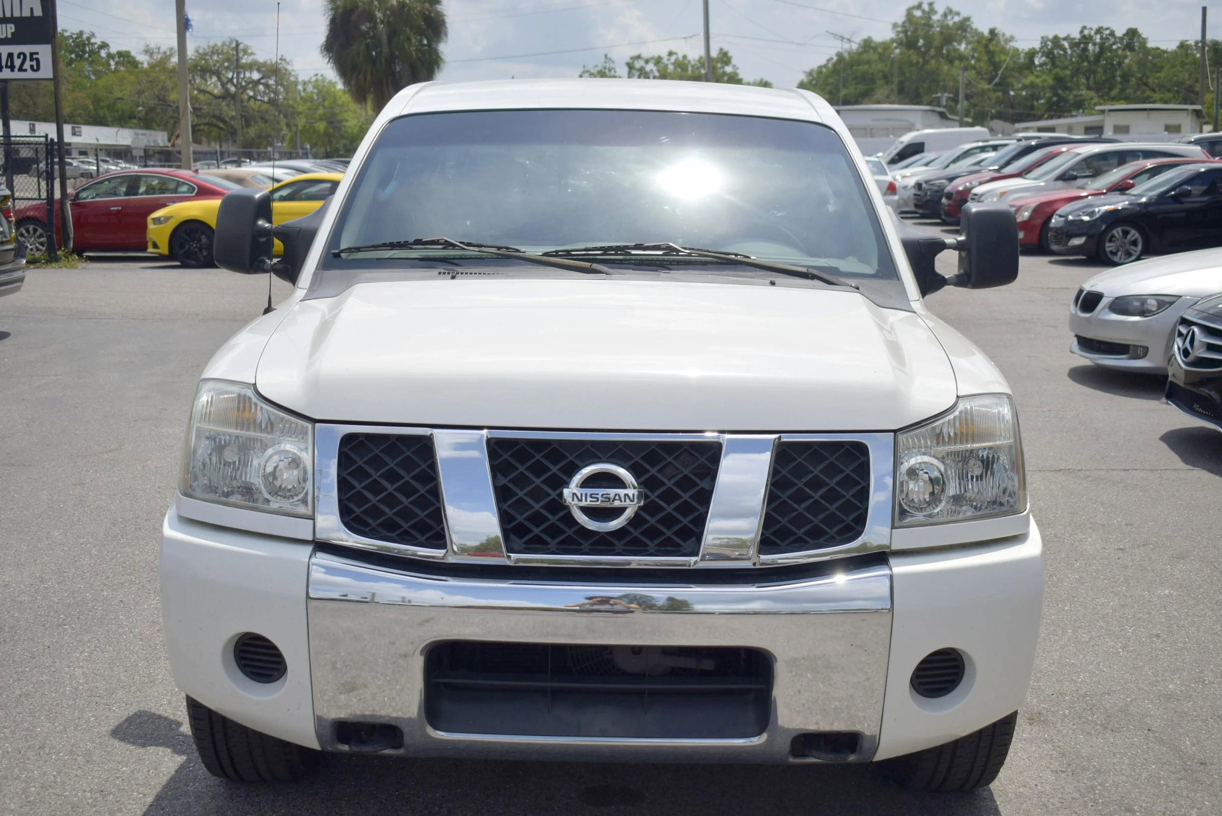 Used 2006 Nissan Titan SE RWD image 2