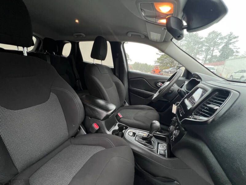 Used 2021 Jeep Cherokee Latitude image 13