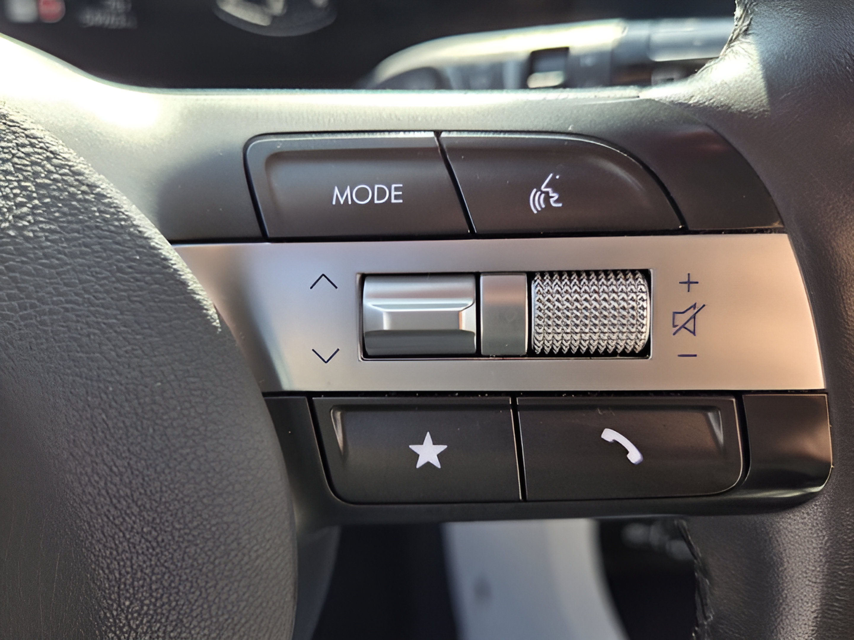 Used 2025 Hyundai Kona SEL FWD image 24