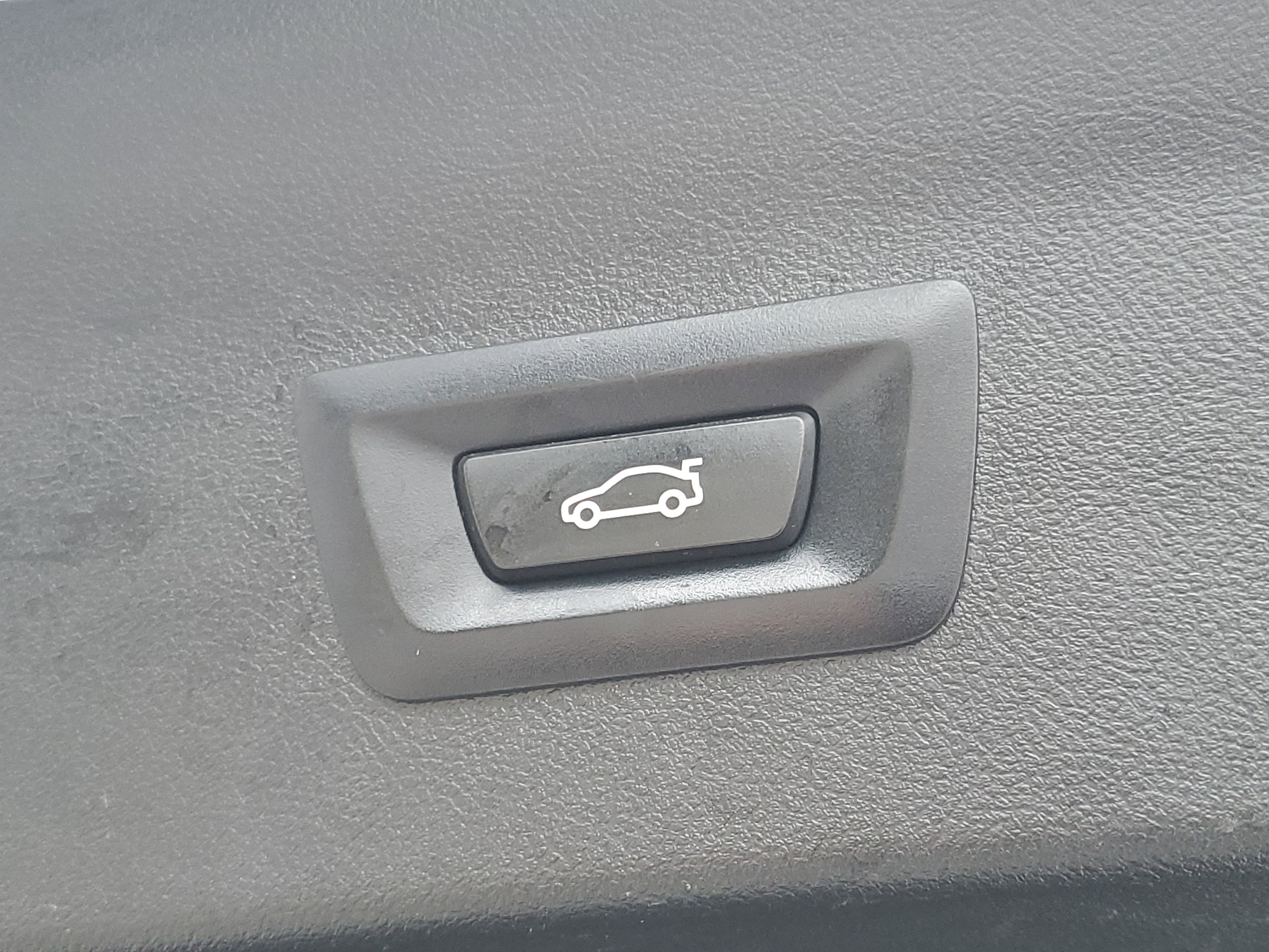 Used 2023 BMW X4 xDrive30i image 27