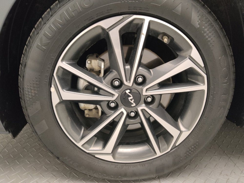 Used 2024 Kia Forte LXS image 31