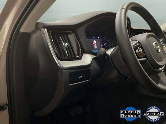 Used 2025 Volvo XC60 B5 Plus image 16