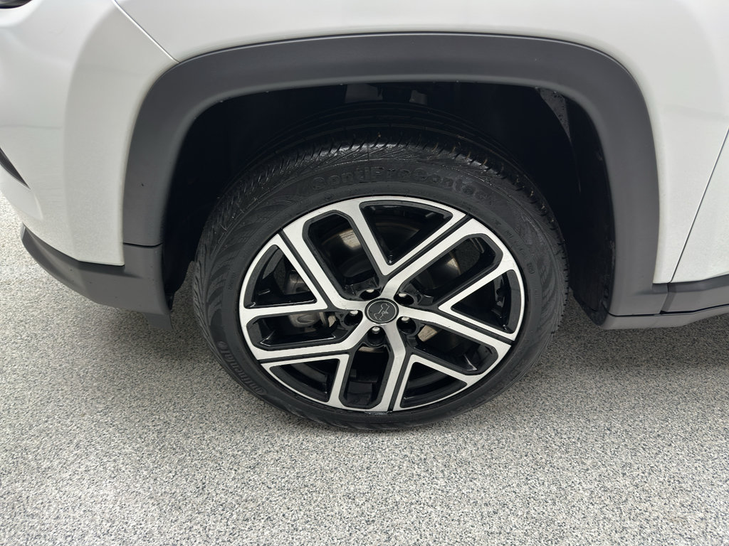 Used 2025 Jeep Compass Limited AWD/4WD image 7