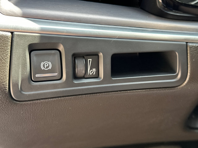 Certified 2023 Cadillac XT5 Luxury AWD/4WD image 24