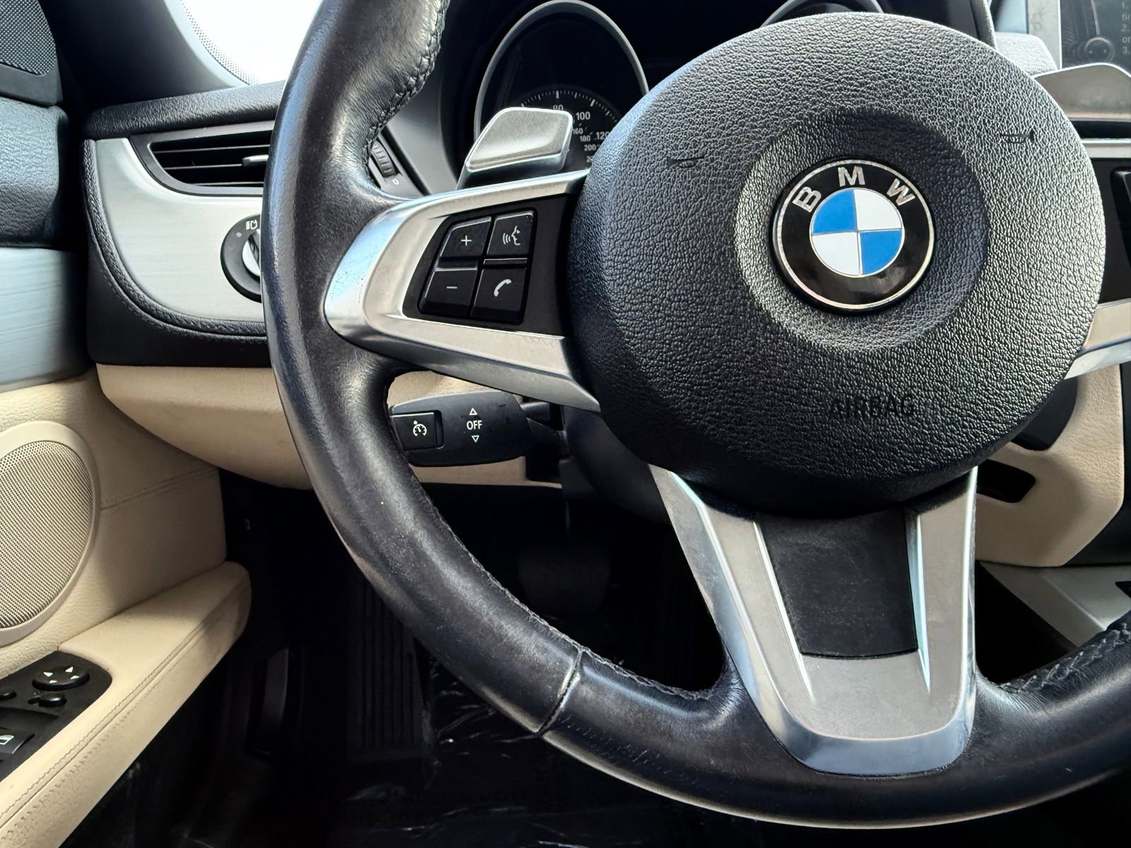 Used 2009 BMW Z4 sDrive35i image 25