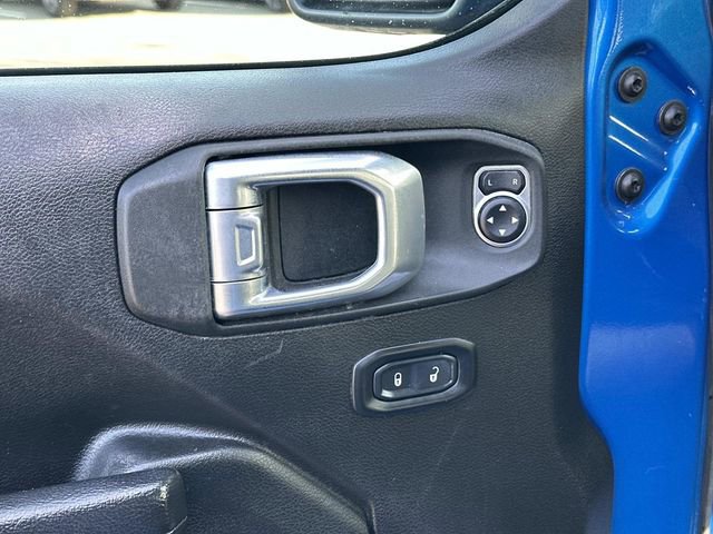 Certified 2022 Jeep Wrangler Rubicon w/ Cold Weather Group AWD/4WD image 17