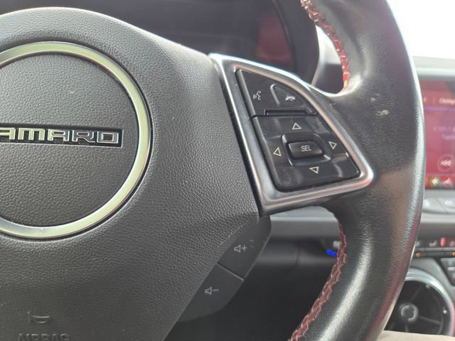 Used 2021 Chevrolet Camaro LT w/ Technology Package image 18