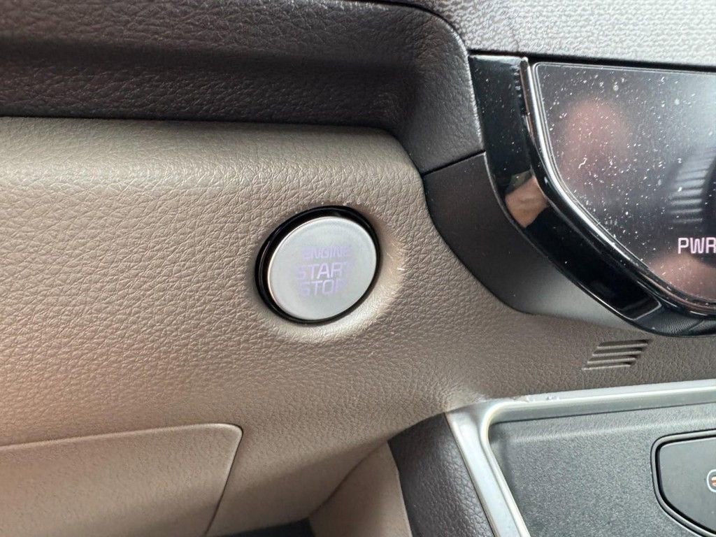 Used 2026 Kia Carnival EX image 23