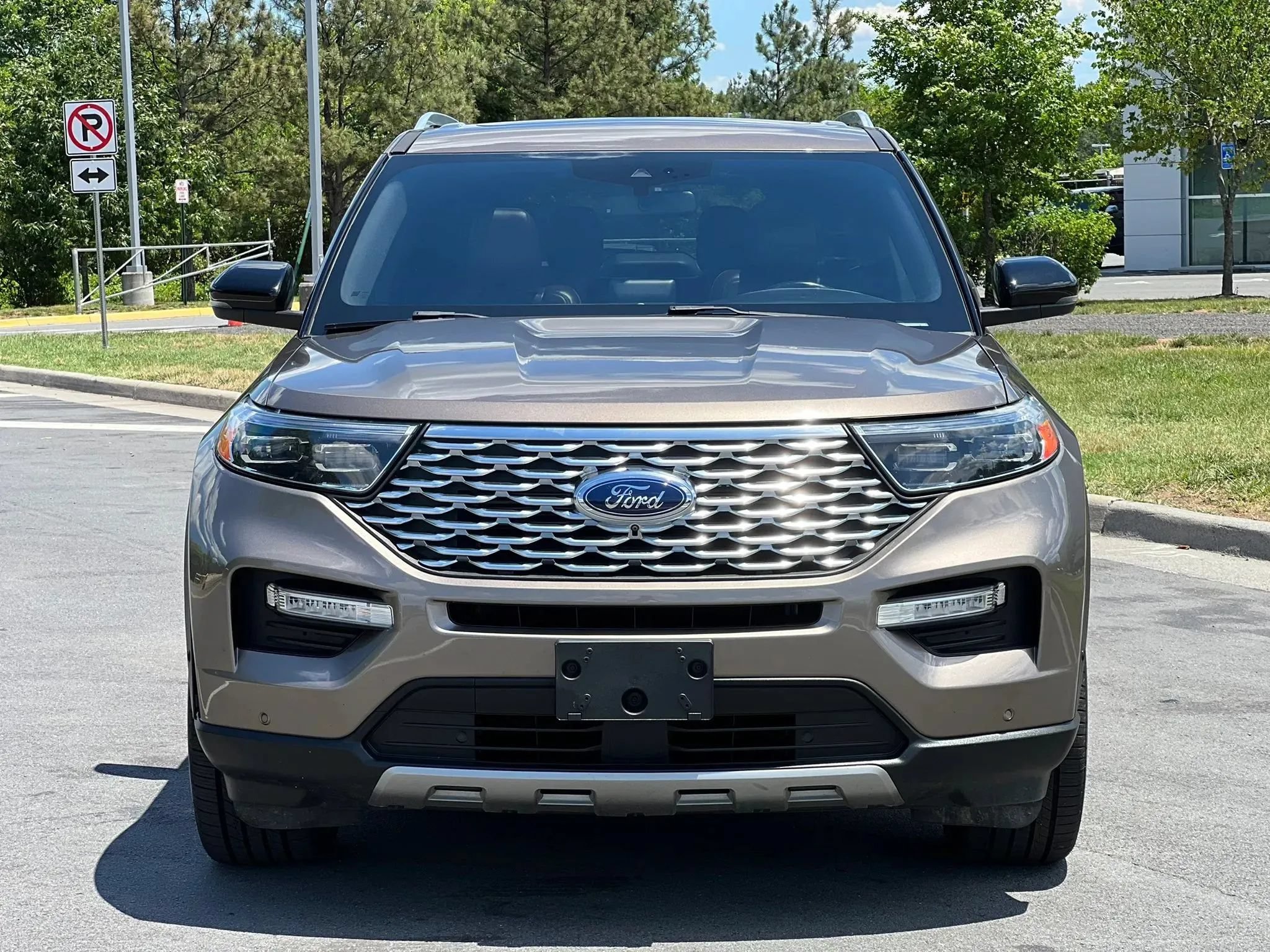 Used 2021 Ford Explorer Platinum w/ Equipment Group 601A AWD/4WD image 8