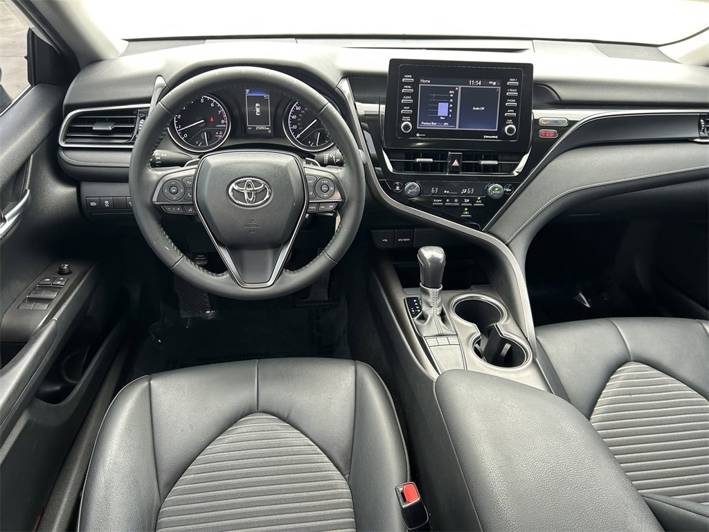 Used 2023 Toyota Camry SE image 15