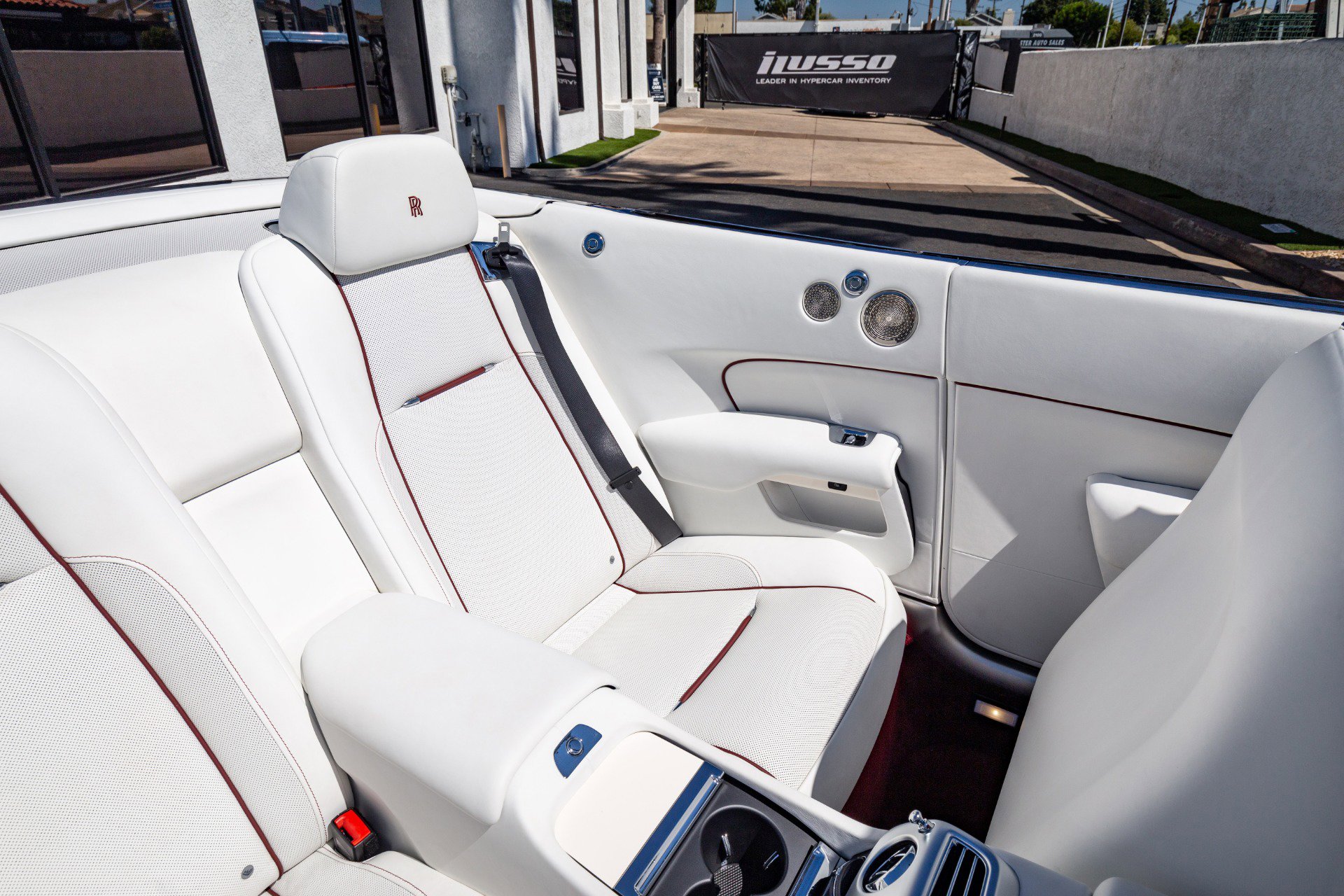 Used 2017 Rolls-Royce Dawn image 41