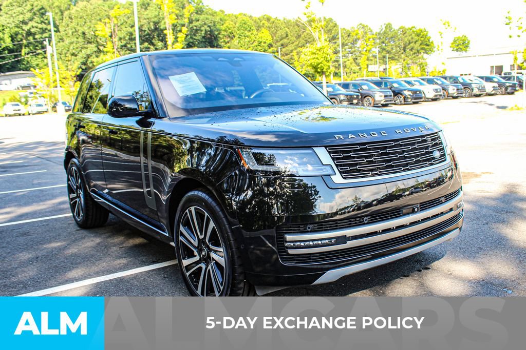 Used 2023 Land Rover Range Rover SE AWD/4WD image 3