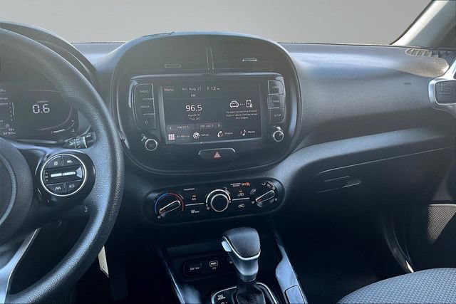 Certified 2023 Kia Soul LX w/ LX Technology Package FWD image 9