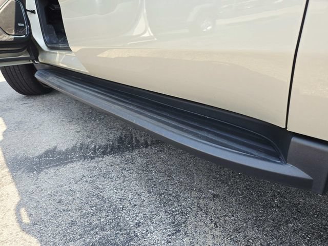 Used 2017 Chevrolet Suburban LT AWD/4WD image 20