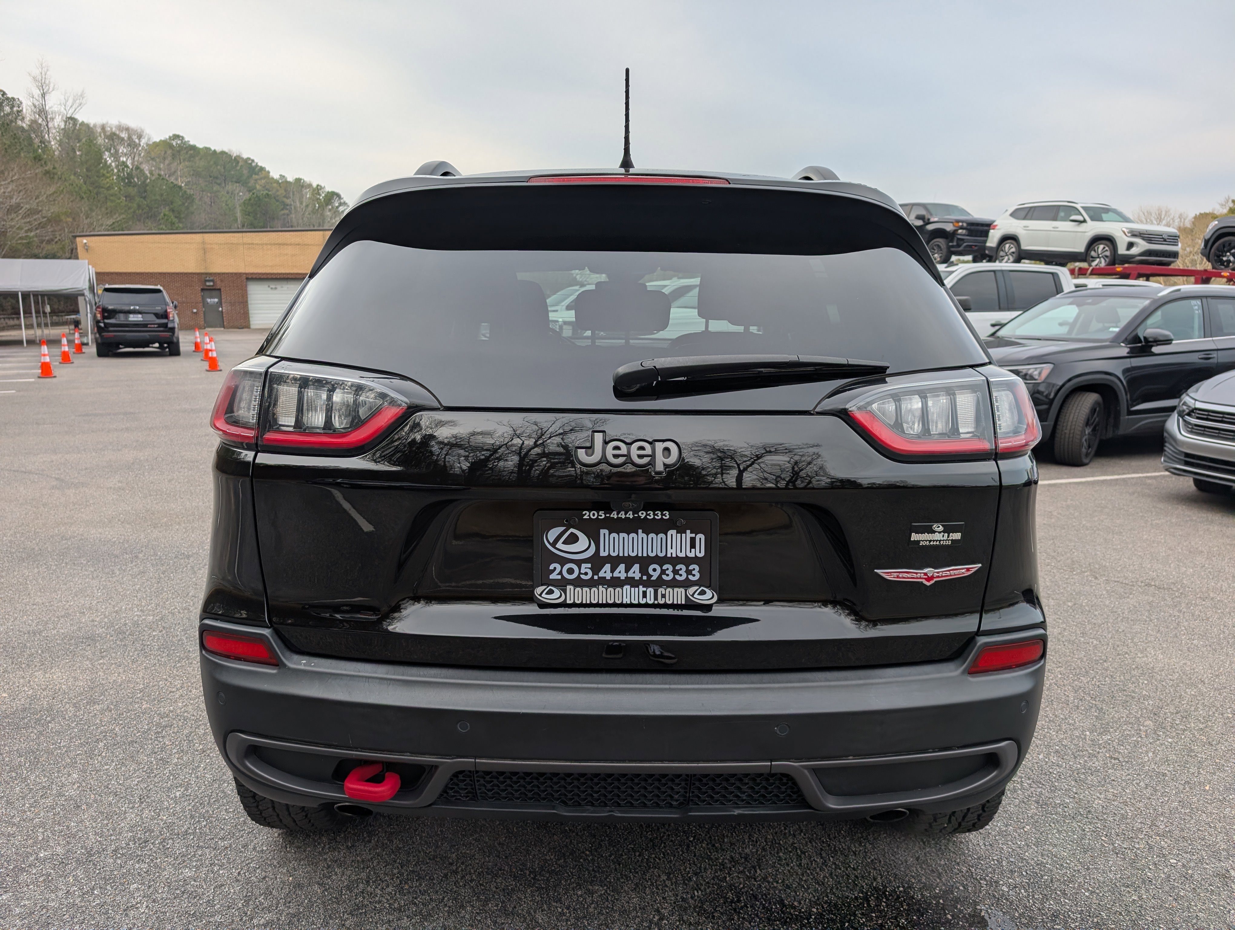 Used 2022 Jeep Cherokee Trailhawk image 8