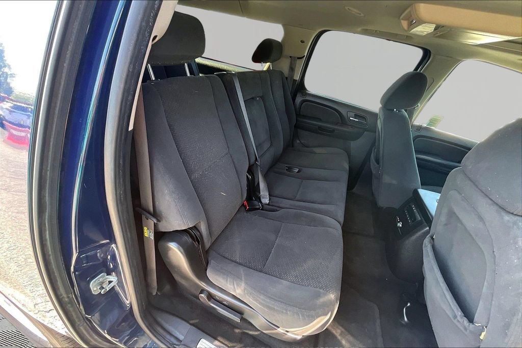 Used 2007 Chevrolet Suburban LT AWD/4WD image 24