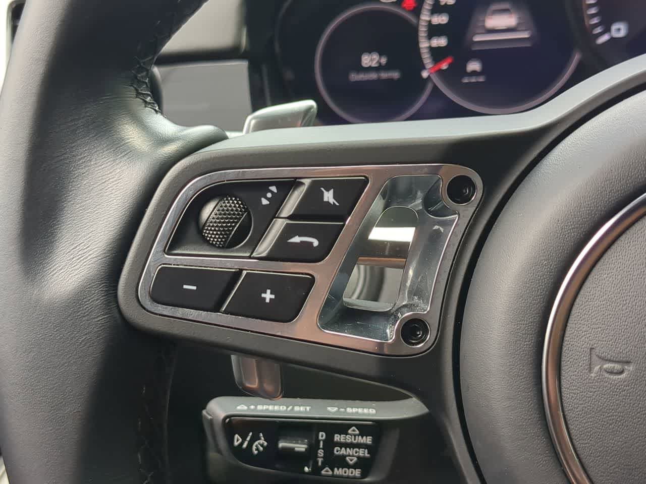Used 2023 Porsche Cayenne Turbo AWD/4WD image 25