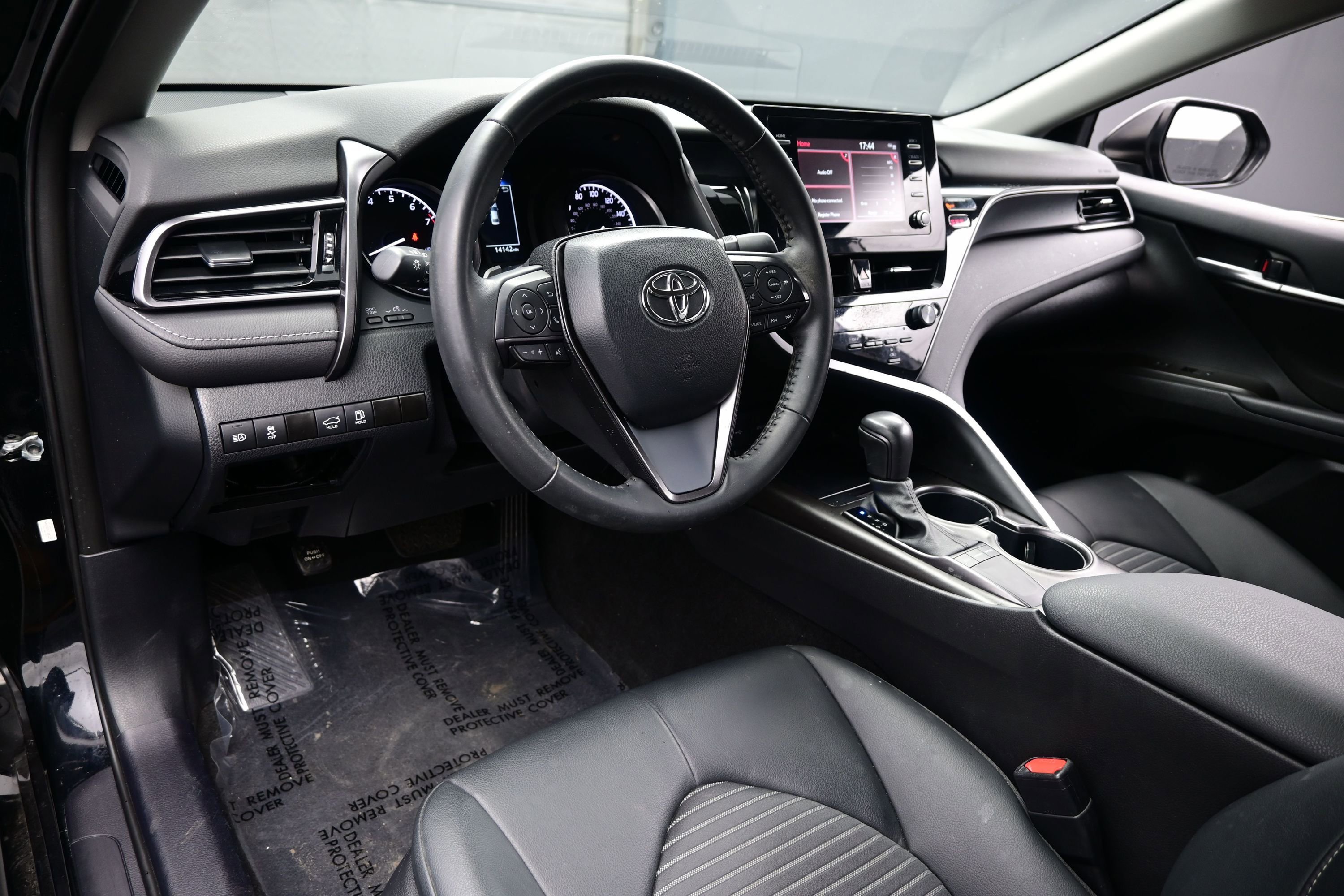Used 2024 Toyota Camry SE FWD image 13