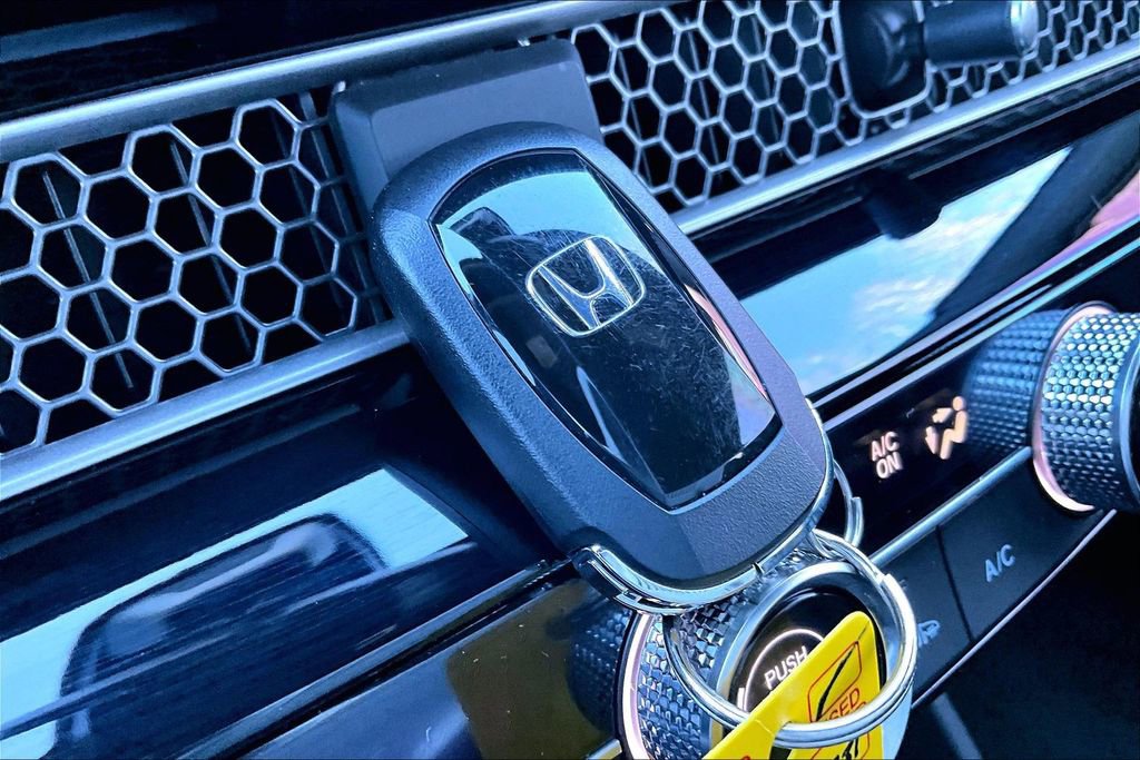 Used 2025 Honda Civic Sport image 13