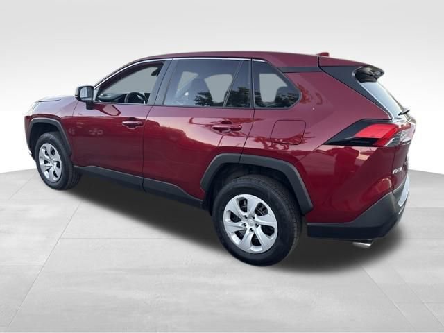 Used 2024 Toyota RAV4 LE video 3