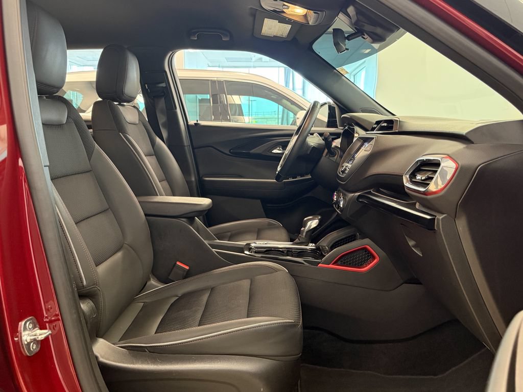 Used 2022 Chevrolet TrailBlazer RS FWD image 14
