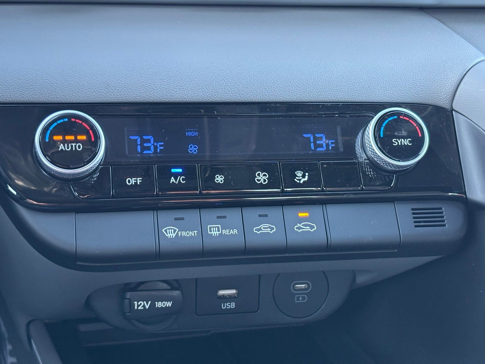 New 2026 Hyundai Elantra Sport image 18