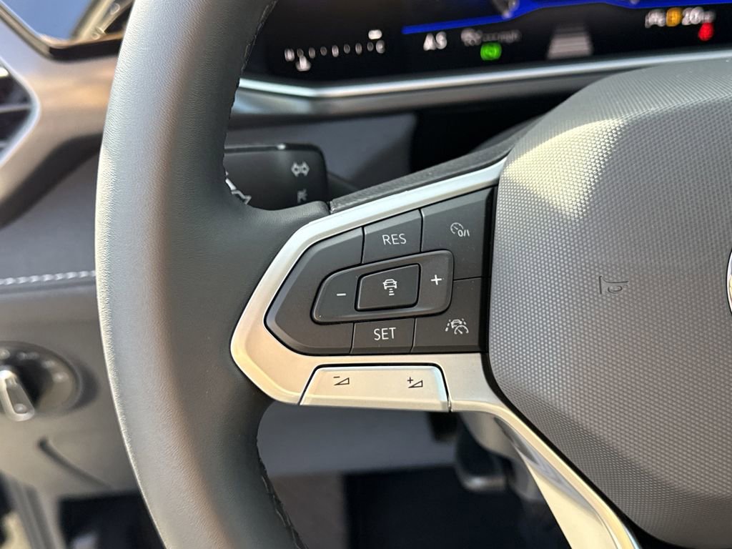 New 2026 Volkswagen Taos SE image 26