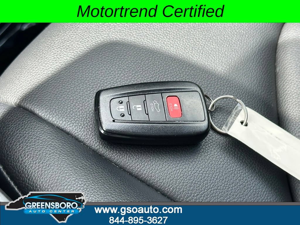 Used 2020 Toyota Highlander XLE AWD/4WD image 35