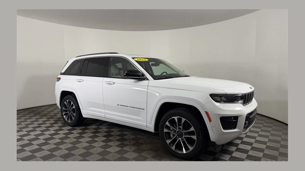 Used 2022 Jeep Grand Cherokee Overland w/ Luxury Tech Group IV AWD/4WD image 1