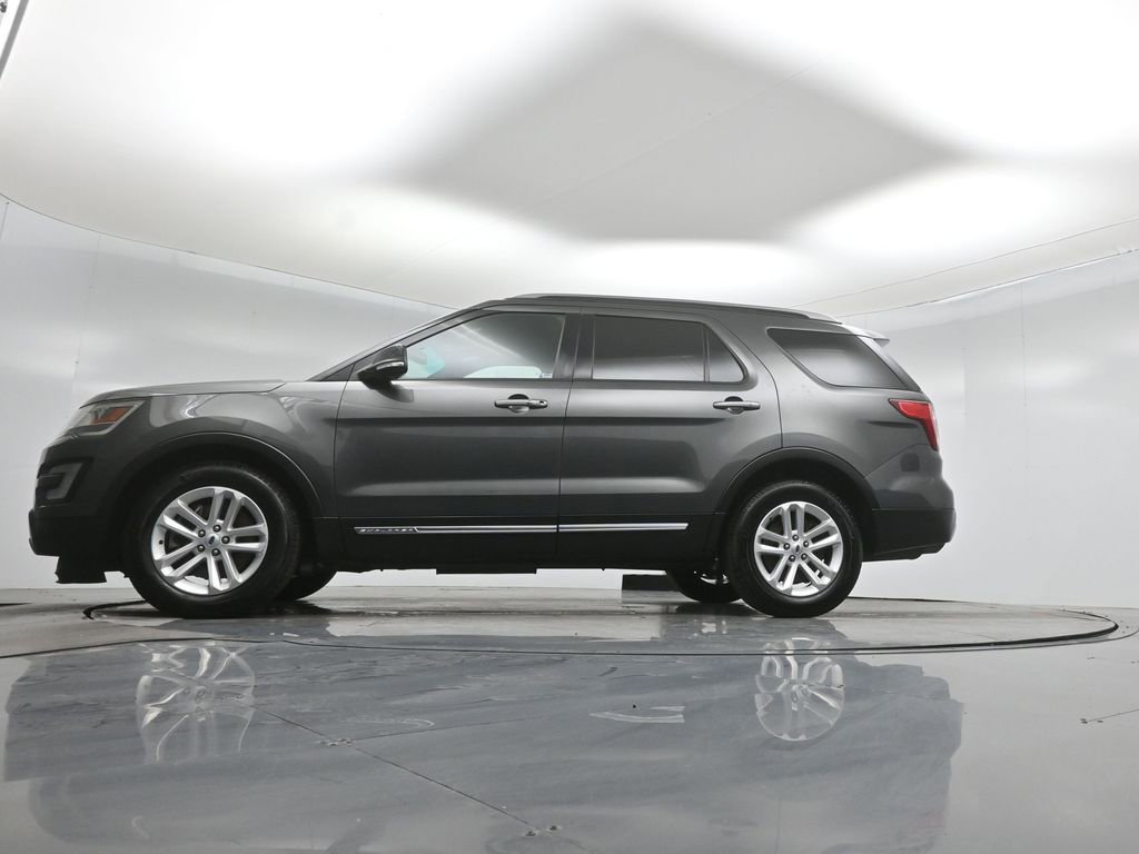 Certified 2017 Ford Explorer XLT w/ Equipment Group 202A FWD image 54