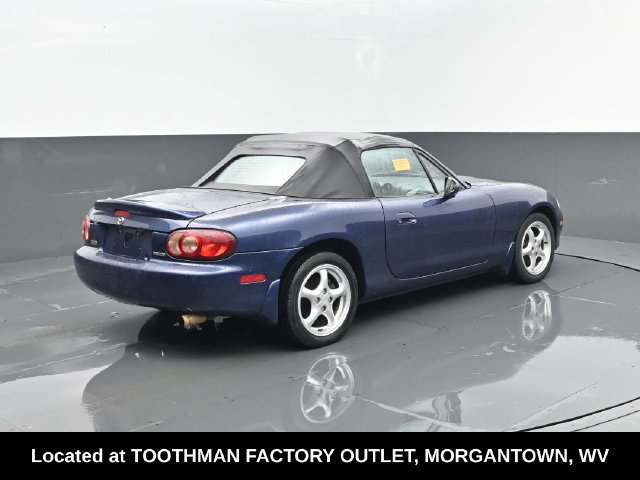 Used 2001 MAZDA MX-5 Miata RWD image 17