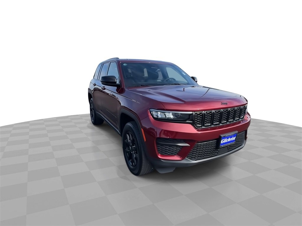 Used 2024 Jeep Grand Cherokee Altitude image 2