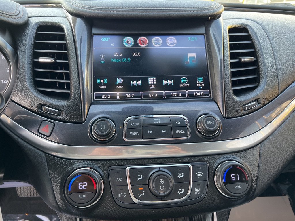 Used 2017 Chevrolet Impala LT FWD image 12