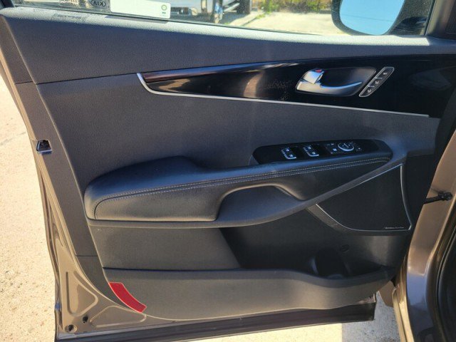 Used 2019 Kia Sorento SX image 28